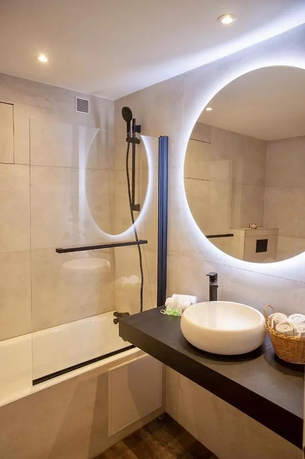 Exceptionnel! Luxueux Appartement 150 M2 Terrasse 40M2 Plein Centre 6Personnes Aix-les-Bains 0*,